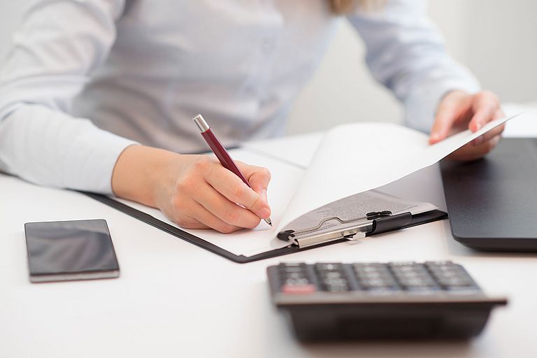 Handling fees uniassist e.V.